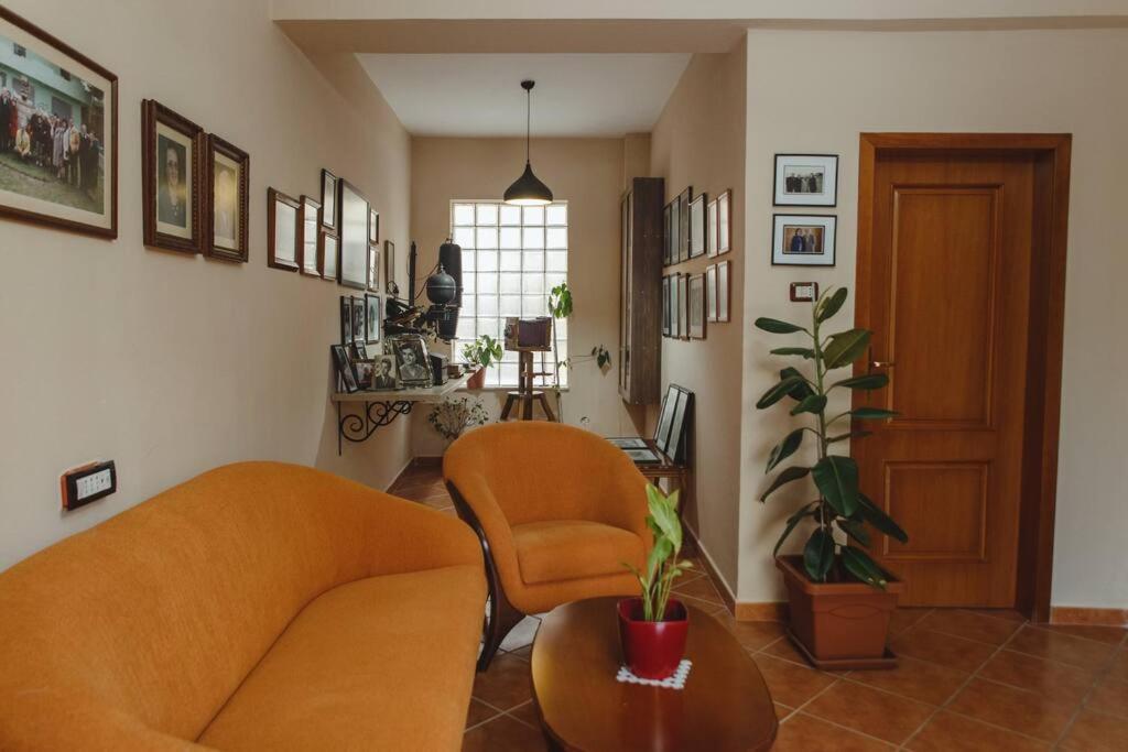 Rare Durres Apartment With Private Parking & Garden Buitenkant foto