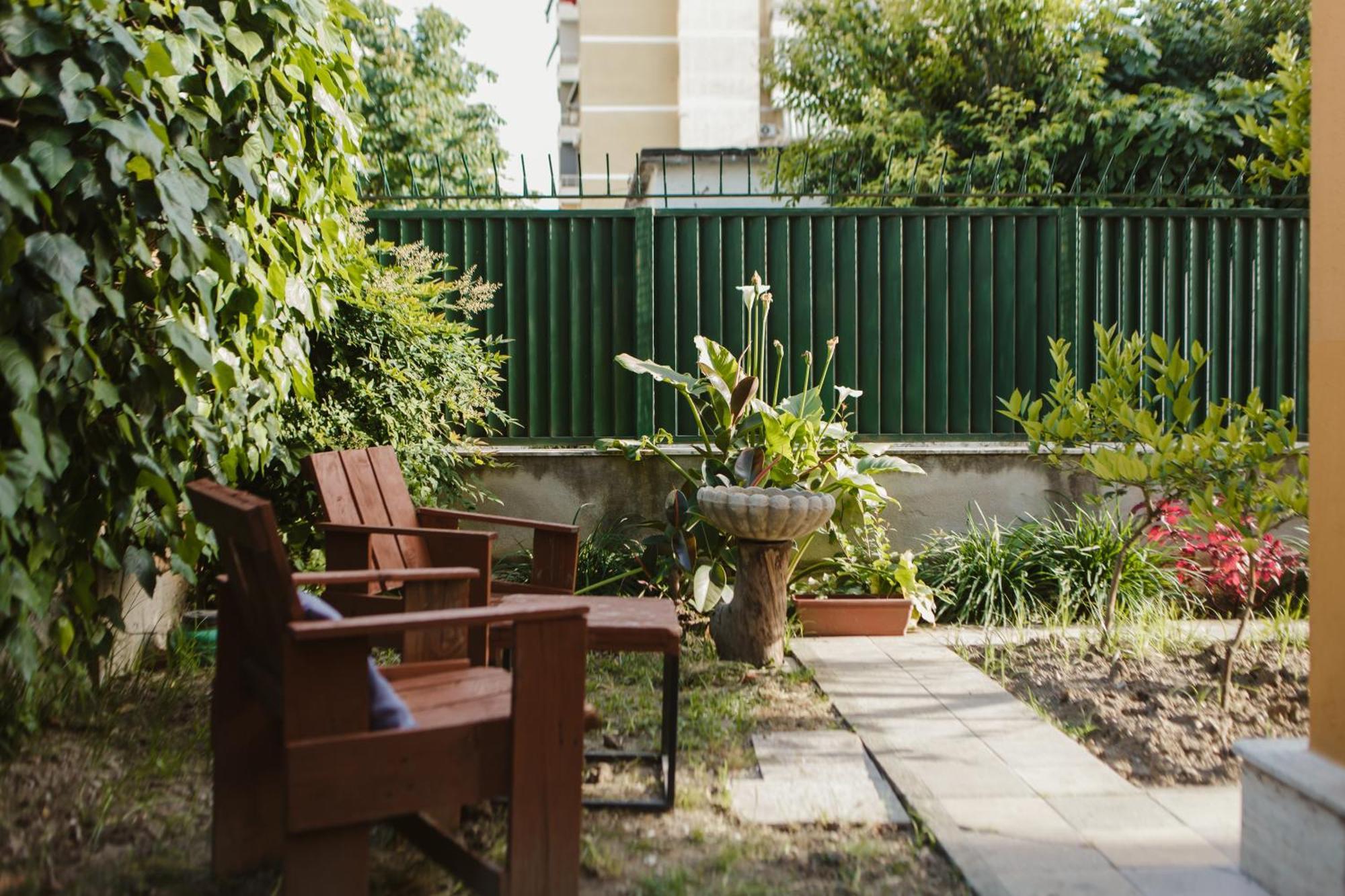 Rare Durres Apartment With Private Parking & Garden Buitenkant foto